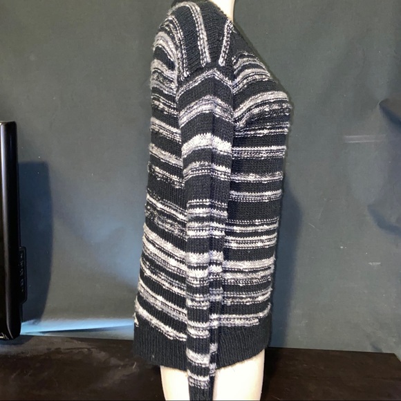 Calvin Klein sweater - Picture 3 of 4